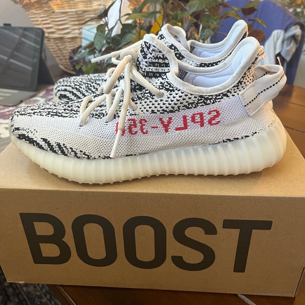 Adidas Yeezy Boost 350 V2 Zebra